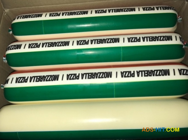 Моцарела, молочна продукція в асортименті