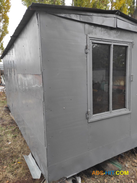Вагончик кунг бытовка утепленный c окнами, внутри стеллажи и буржуйка