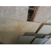 Натуральная мраморная плитка широко применяется для декоративной отделки фасадов зданий, укладки полов и облицовки стен.